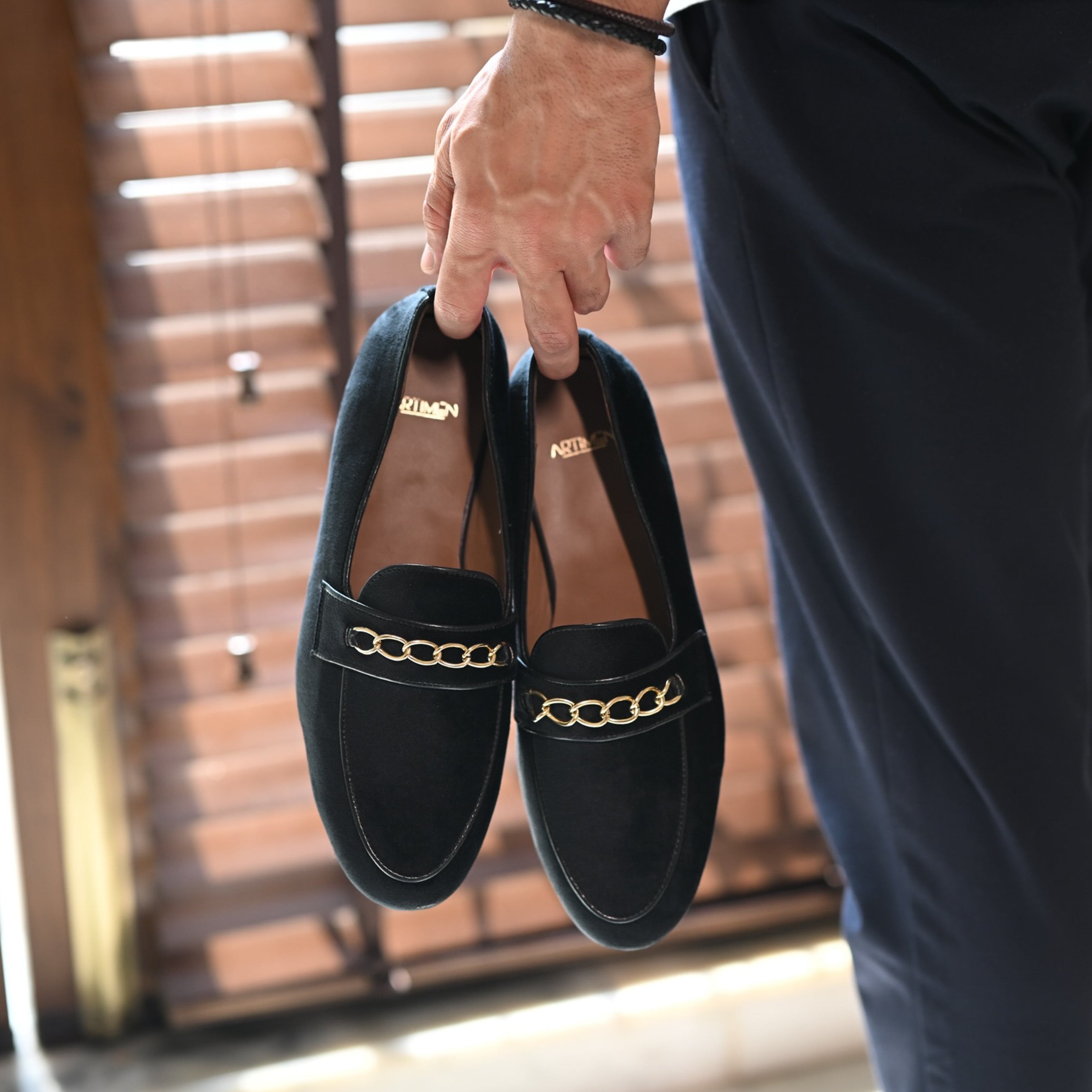 Chained Velve Loafers
